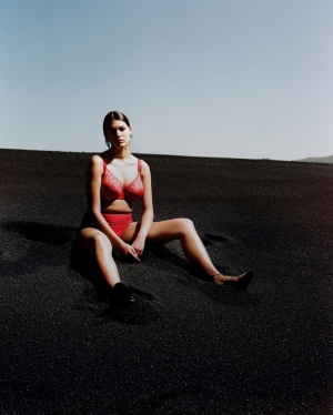 EVERY CURVE 0XN SCARLET/PEA