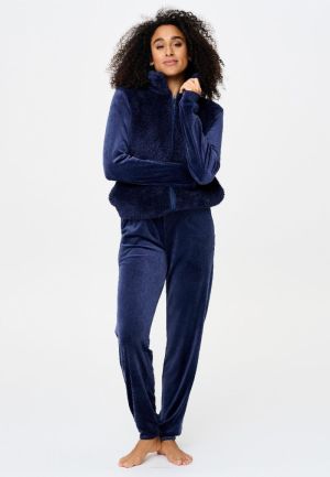 8623 389 Black iris